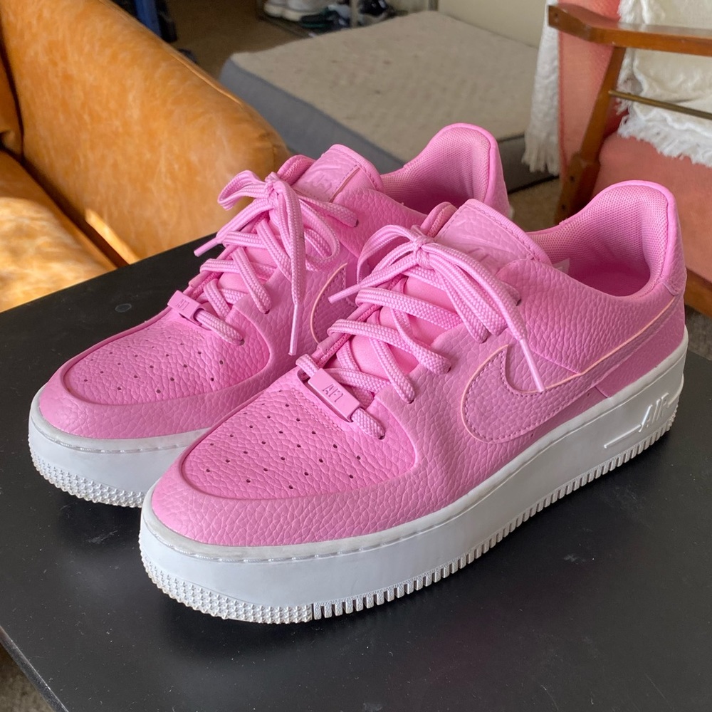 Nike Air Force 1 Sage Low in Psychic Pink